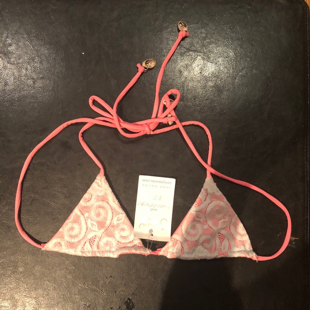 Soriya swim triangle top small shells crochet